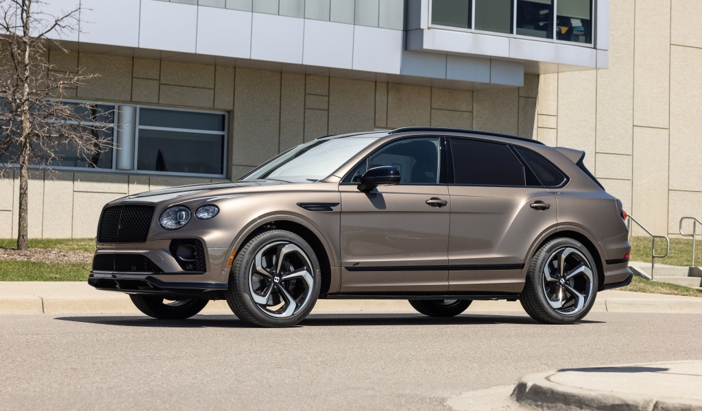 Автомобиль Bentley Bentayga S в городе