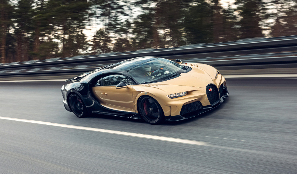 Быстрый автомобиль Bugatti Chiron, 2023 года