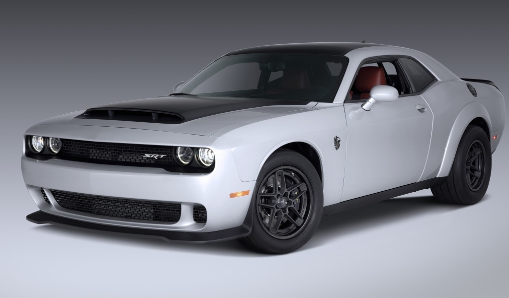 Дорогой автомобиль Dodge Challenger SRT Demon 2023 года