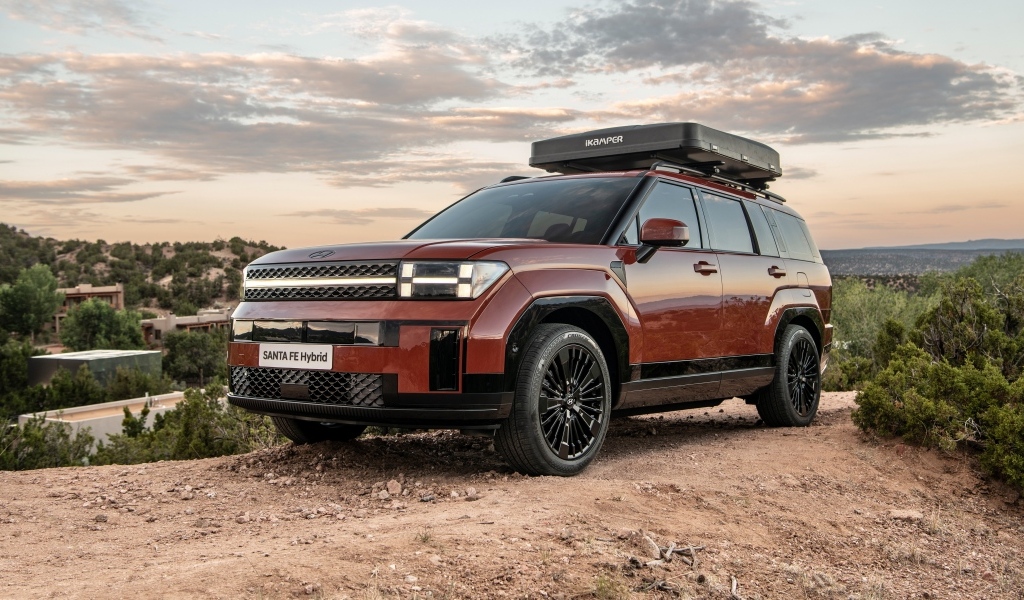 Автомобиль Hyundai Santa Fe Hybrid 2023 года