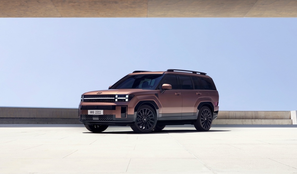 Автомобиль Hyundai Santa Fe 2024 года