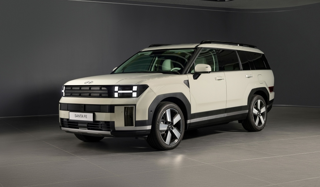 Большой внедорожник Hyundai Santa Fe Plug-In Hybrid