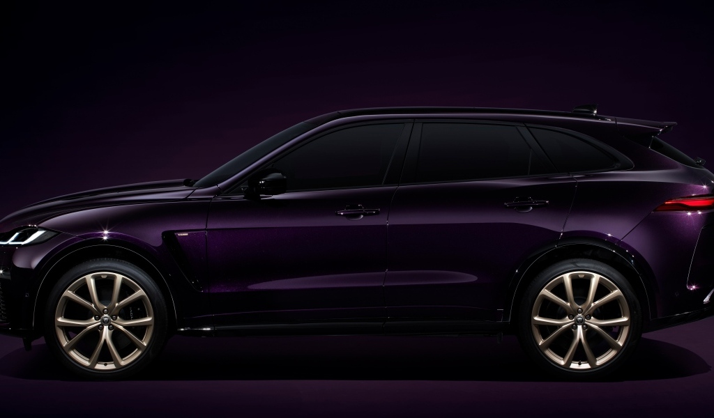 Автомобиль Jaguar F-Pace SVR