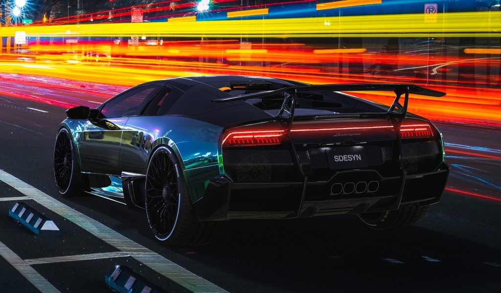 Спортивный автомобиль Lamborghini Murcielago Custom на трассе