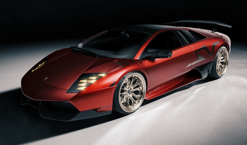 Красный быстрый автомобиль Lamborghini Murcielago