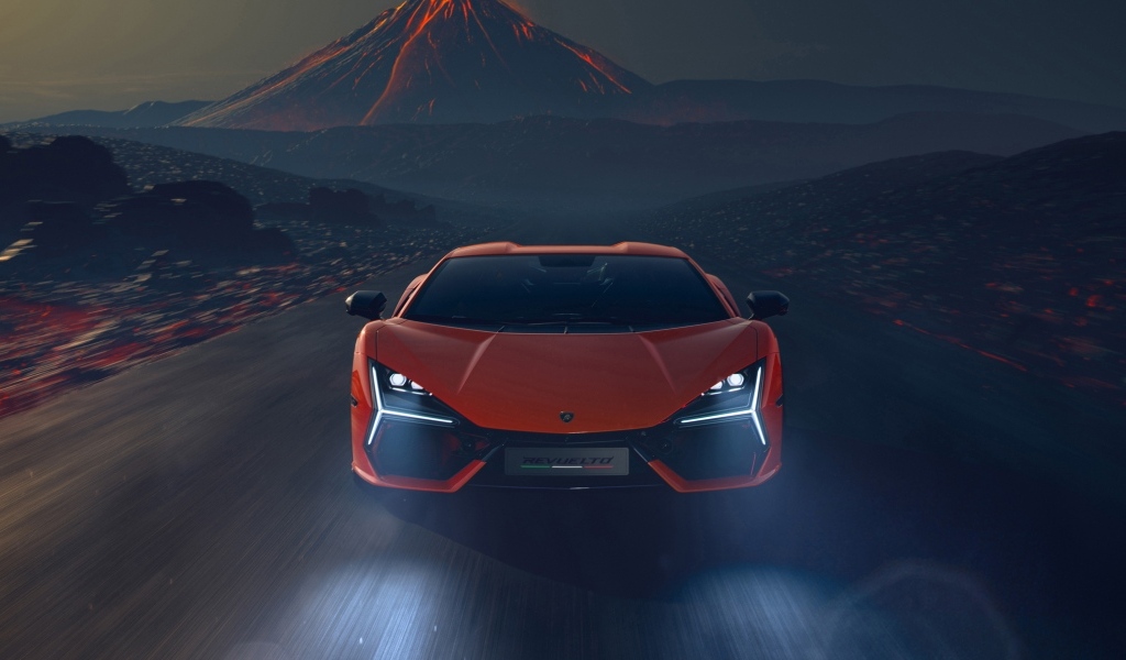 Спортивный Lamborghini Revuelto на фоне вулкана