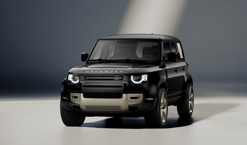 Черный внедорожник Land Rover Defender 110 Rugby World Cup 2023 года