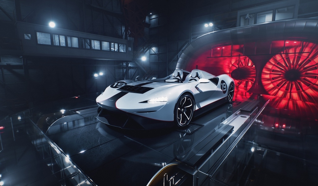 Автомобиль  McLaren Elva