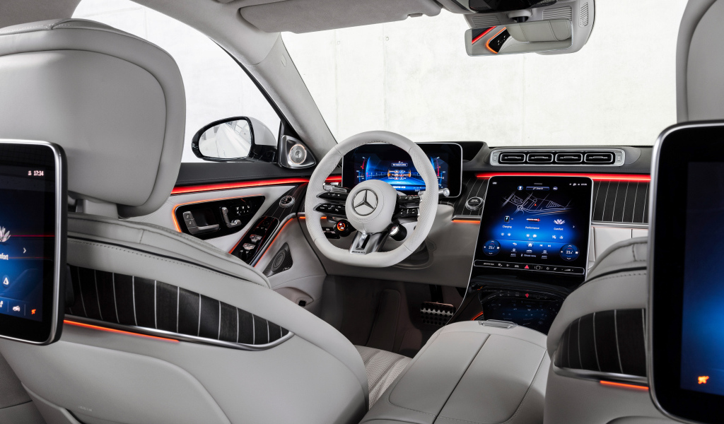 Кожаный салон автомобиля Mercedes-AMG S 63 E Performance 2023