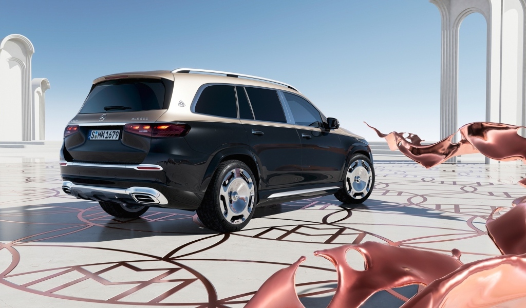 Новый автомобиль Mercedes-Maybach GLS 600 4MATIC 2023 года вид сзади