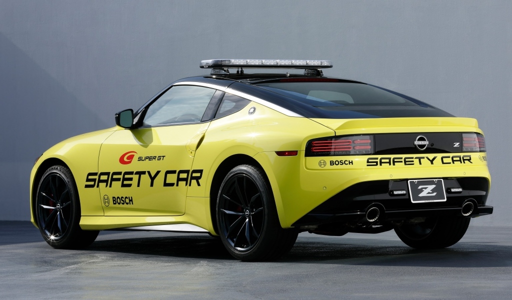 Автомобиль Nissan Z Super GT вид сзади