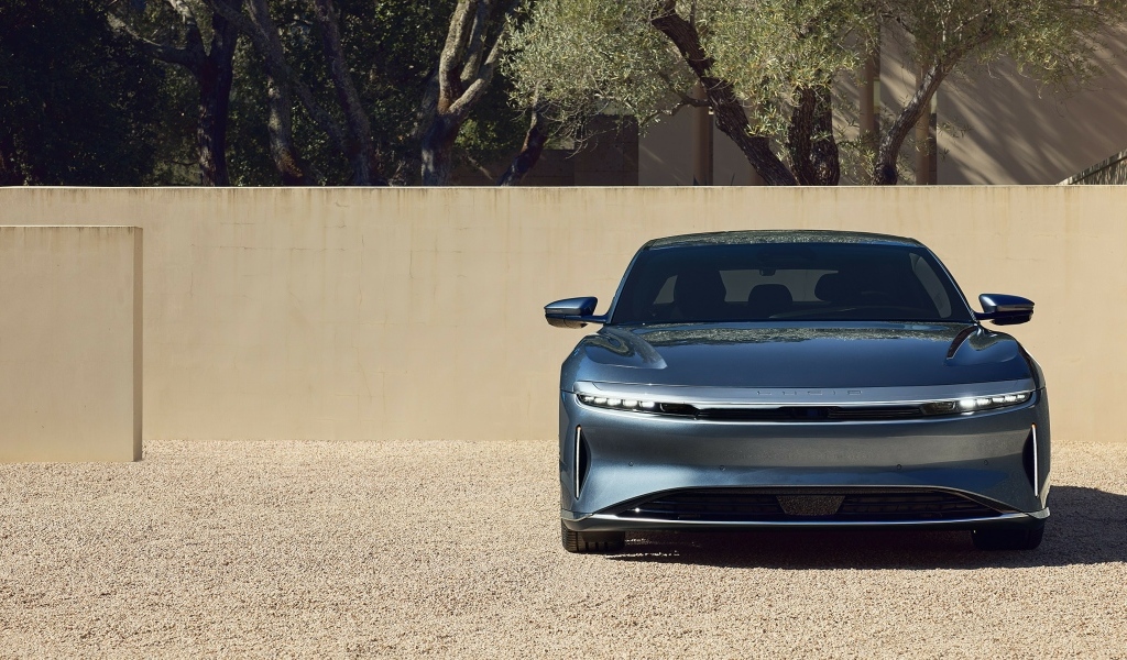 Автомобиль седан Lucid Air Pure 2023 года