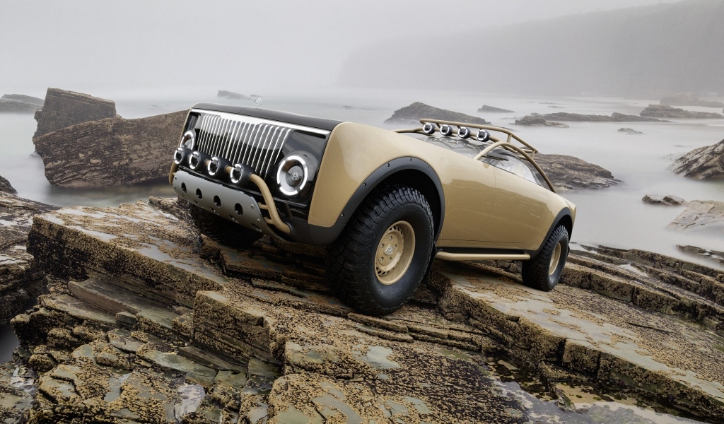 Автомобиль Maybach With Virgil Abloh стоит на камнях