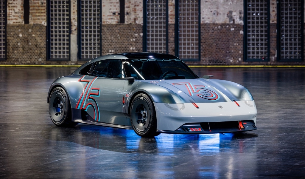 Спортивный автомобиль  Porsche Vision 357 2023 года