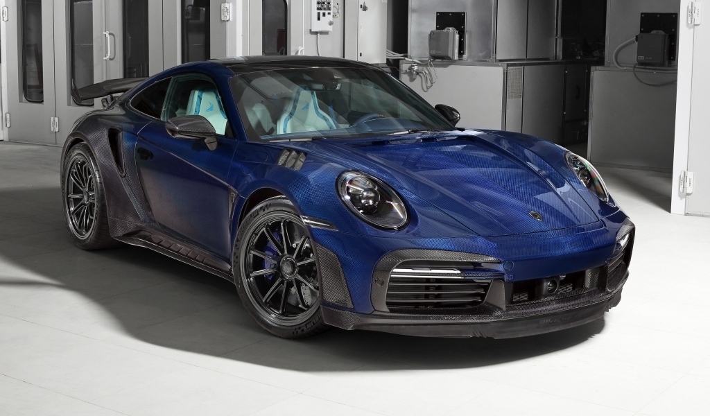Синий автомобиль Porsche 911 Turbo S Stinger GTR