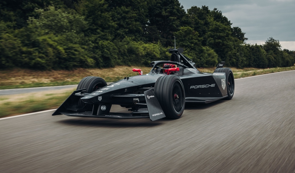 Электрический спортивный автомобиль Porsche 99X