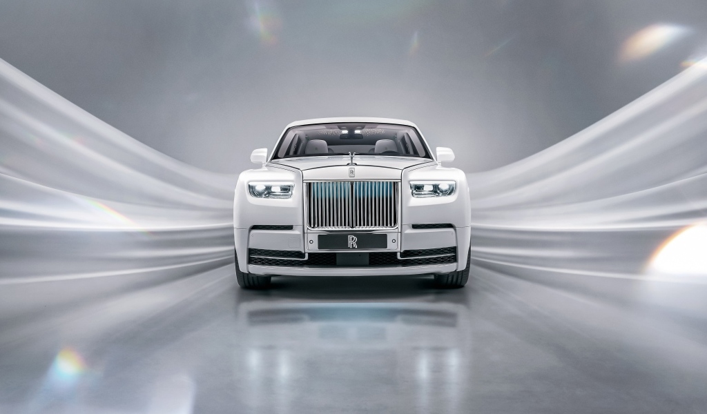 Автомобиль Rolls-Royce Phantom EWB Platino вид спереди