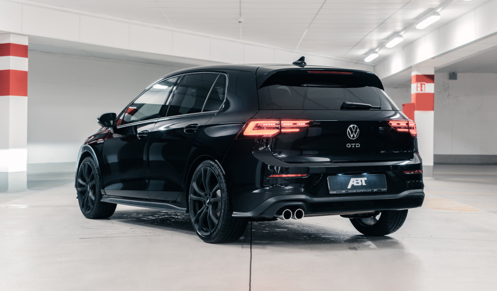 Кроссовер ABT Volkswagen Golf GTD 2021 года вид сзади