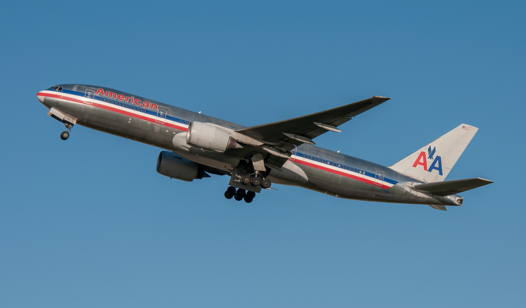 Пассажирский боинг 777-200ER, American Airlines