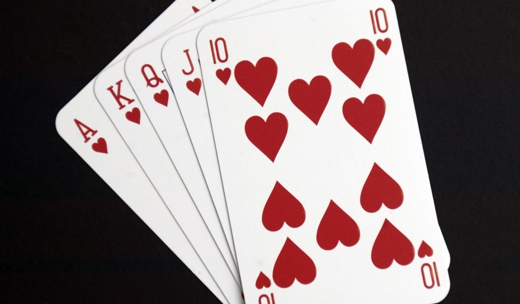 Карты масть черви на черном фоне