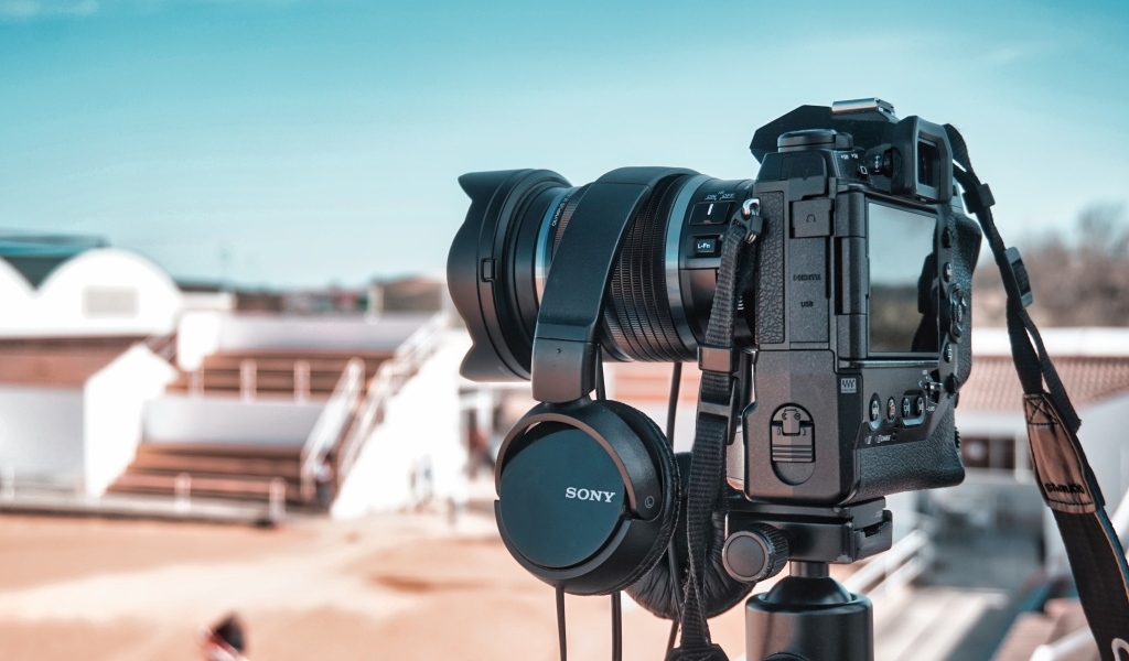 Профессиональный фотоаппарат Сони крупным планом