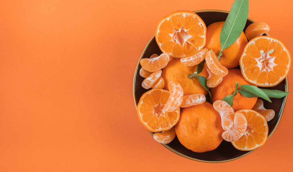 Ароматные мандарины в миске