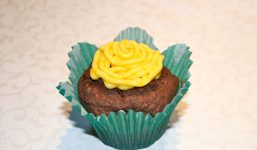 Аппетитный маффин с лимонным кремом