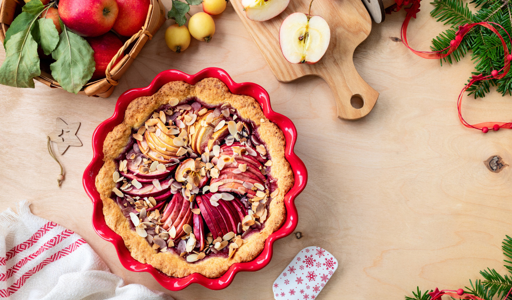 Вкусный пирог с яблоками в форме