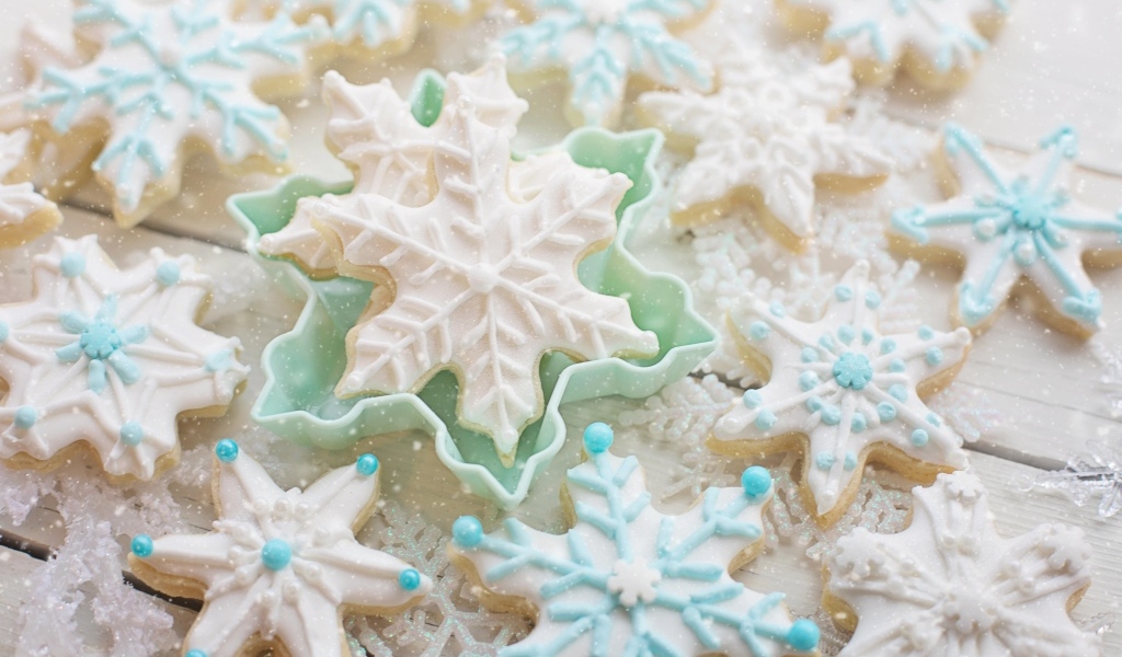 Вкусное сладкое печенье снежинки
