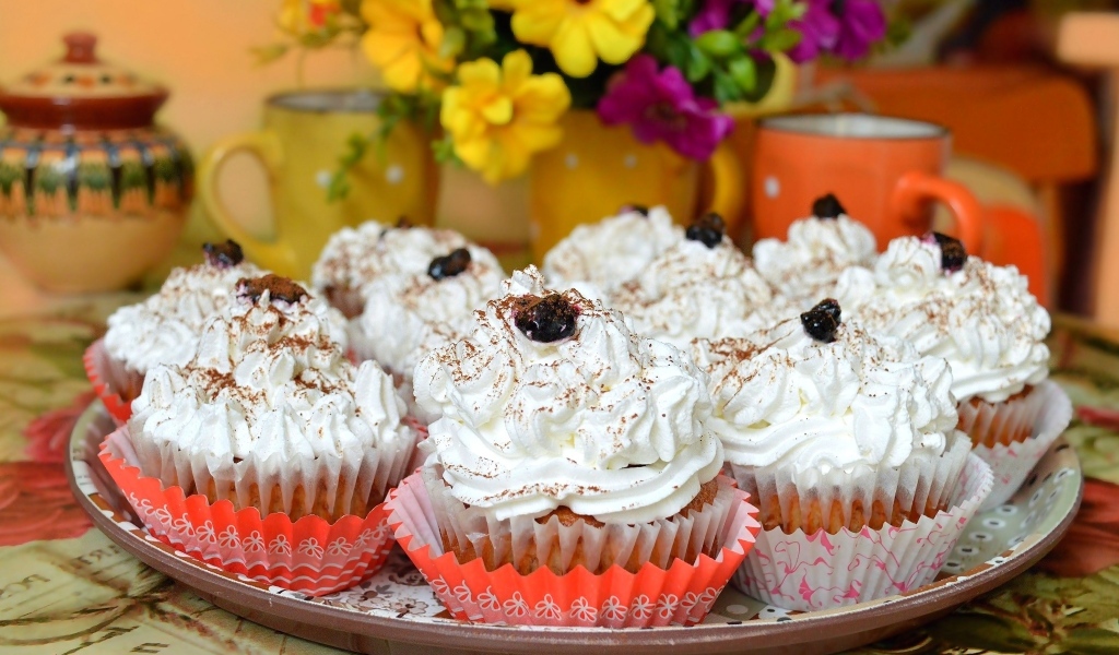 Сладкие маффины с воздушным кремом