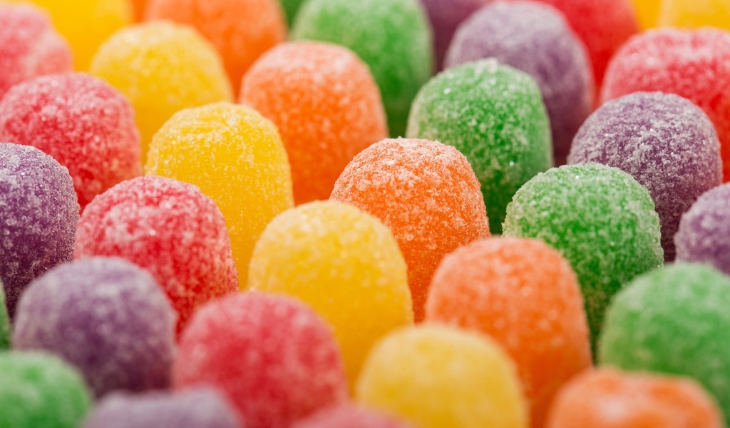 Сладкий разноцветный мармелад в сахаре