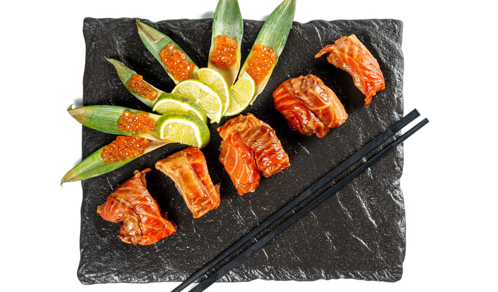 Рыба с лаймом и палочками