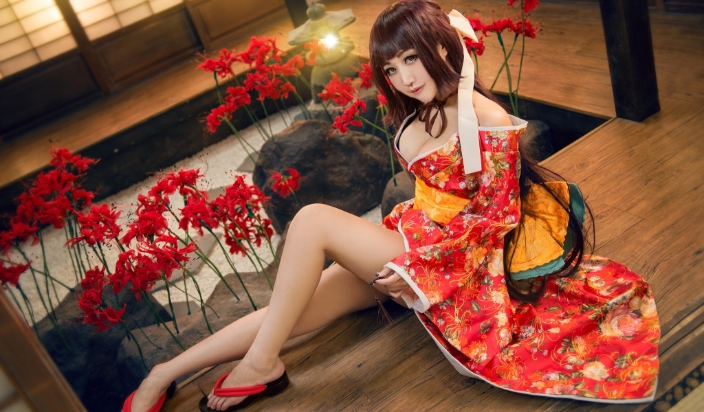 Девушка азиатка в красивом платье