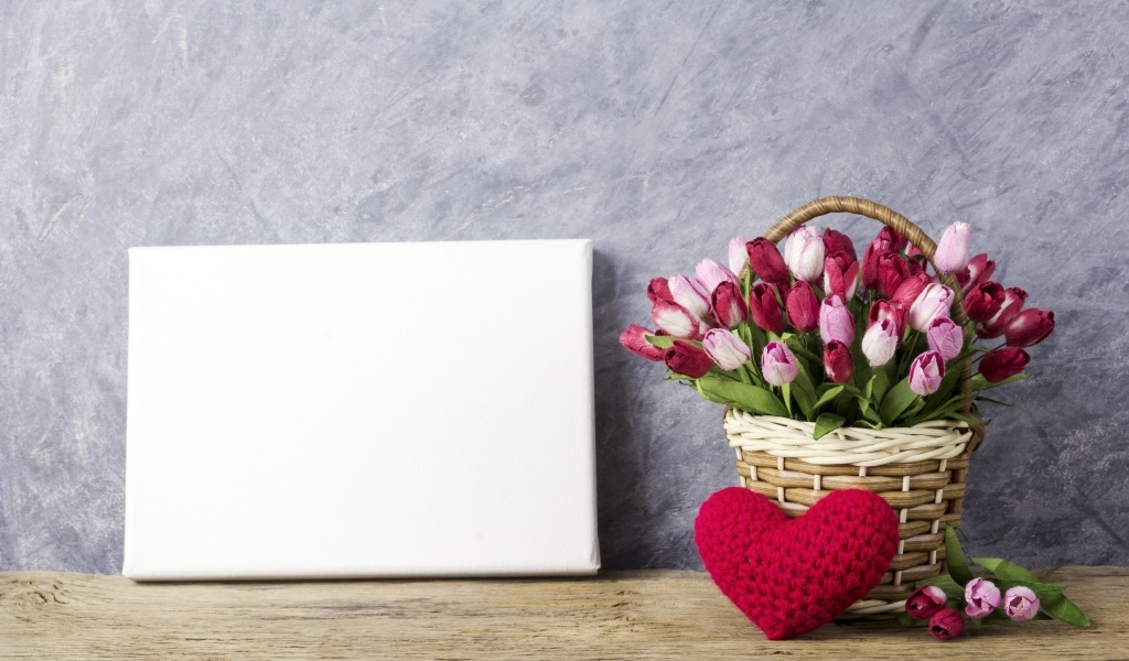 Корзина тюльпанов и шаблон для открытки на 8 марта