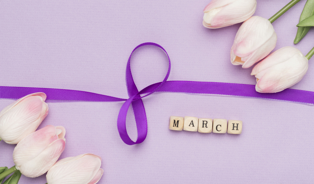 Нежная открытка с розовыми тюльпанами на 8 марта