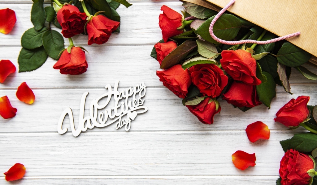 Много красных роз для любимой на 14 февраля