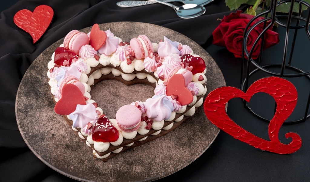 Торт в форме сердца для любимой на День Святого Валентина