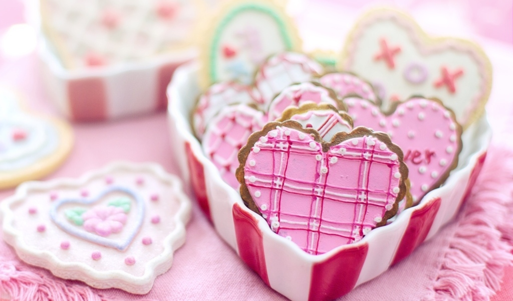 Коробка с печеньем в форме сердца