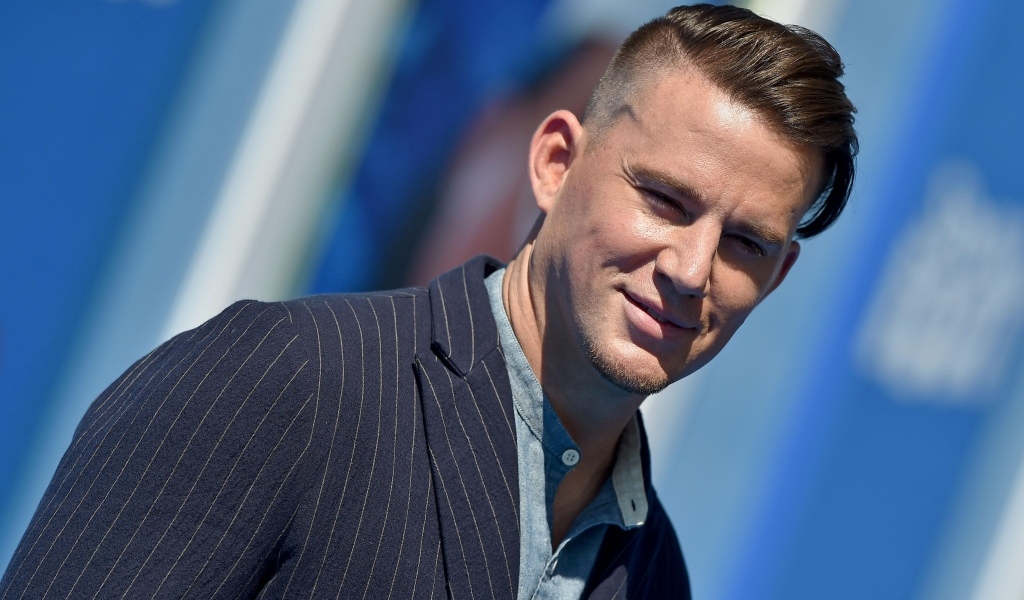 Актер Ченнинг Татум в костюме