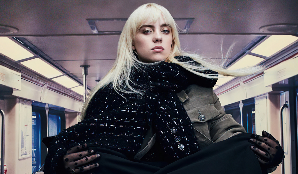 Певица Билли Айлиш в вагоне метро