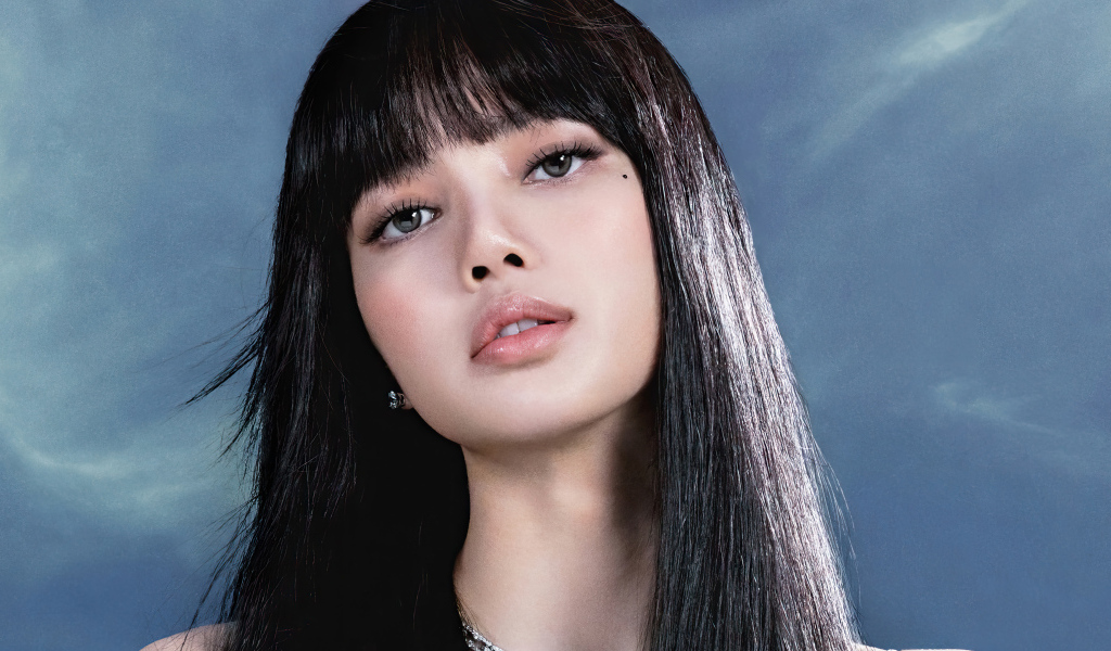 Молодая певица Лалиса Манобан