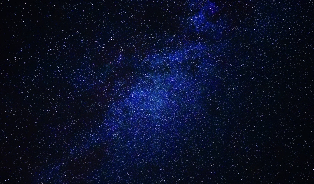 Яркие звезды в темном ночном небе