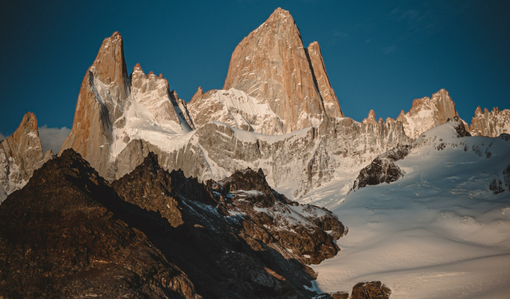 Заснеженные вершины Фицрой