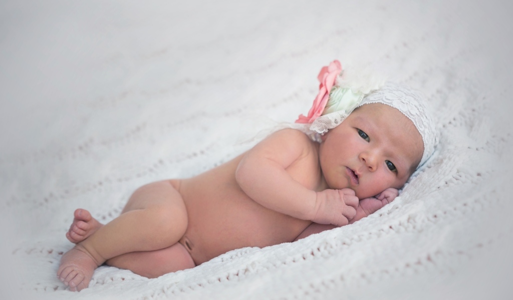 Пробуждение новорожденного малыша