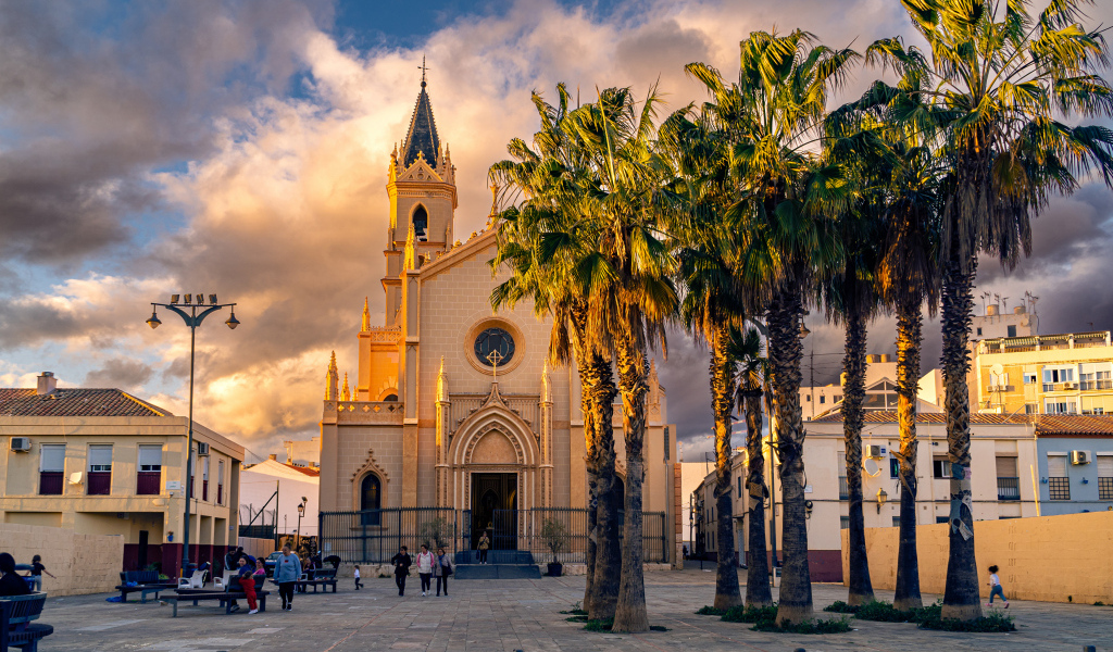 Старая церковь в городе Малага,  Испания