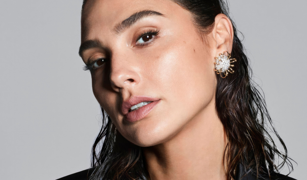 Актриса Галь Гадот лицо крупным планом