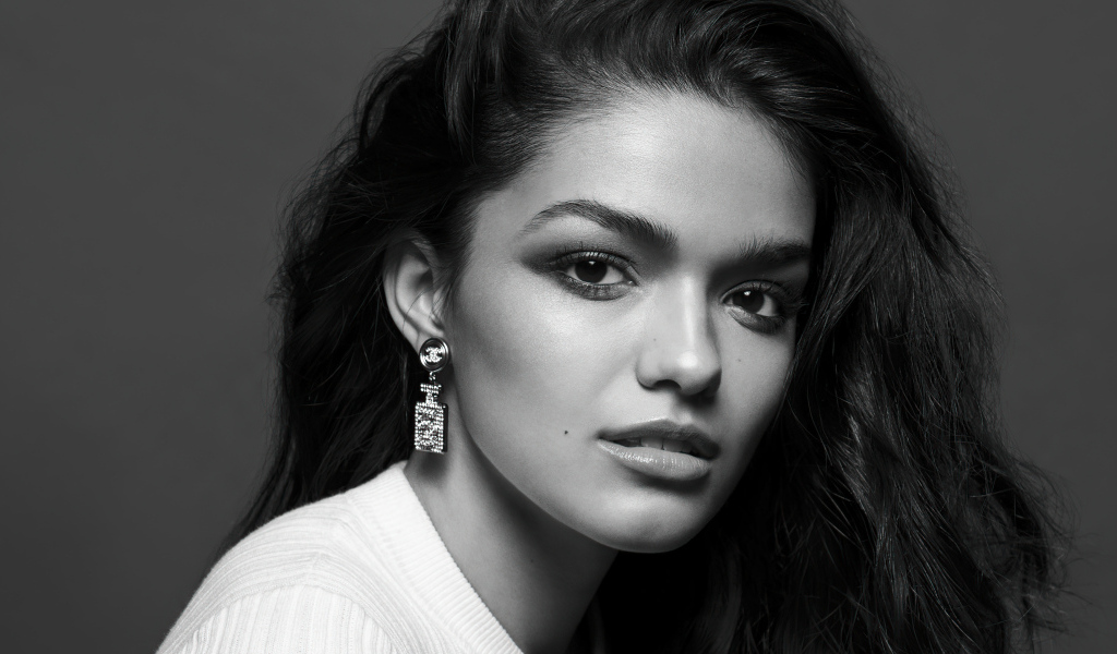 Актриса Рейчел Зеглер лицо крупным планом