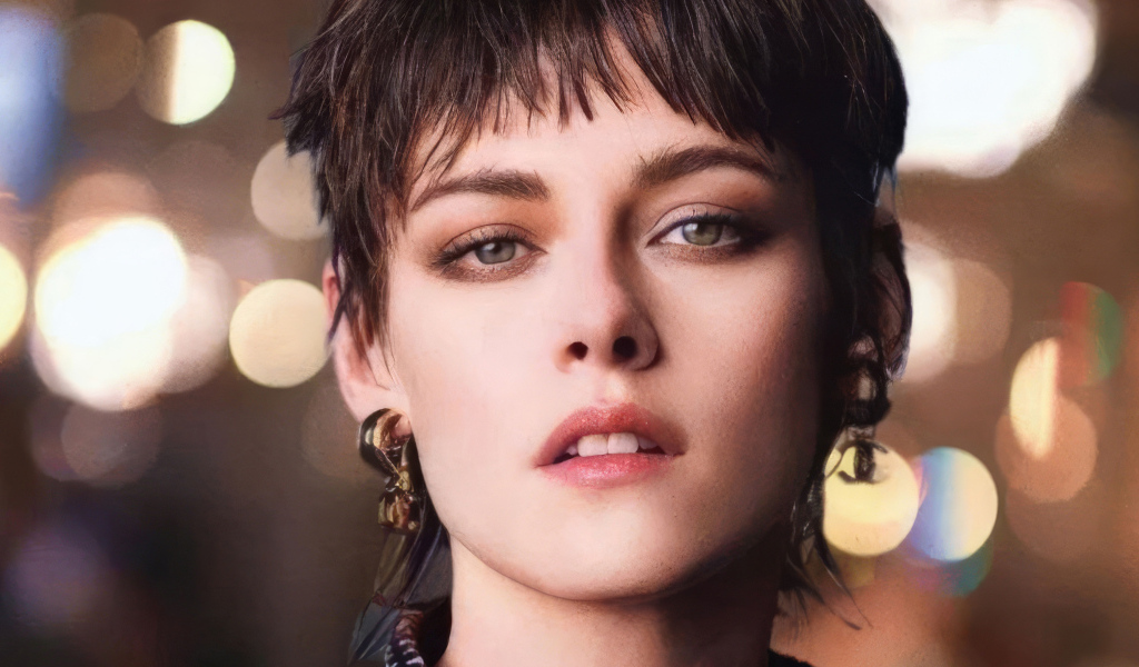 Американская актриса Кристен Стюарт с короткой стрижкой