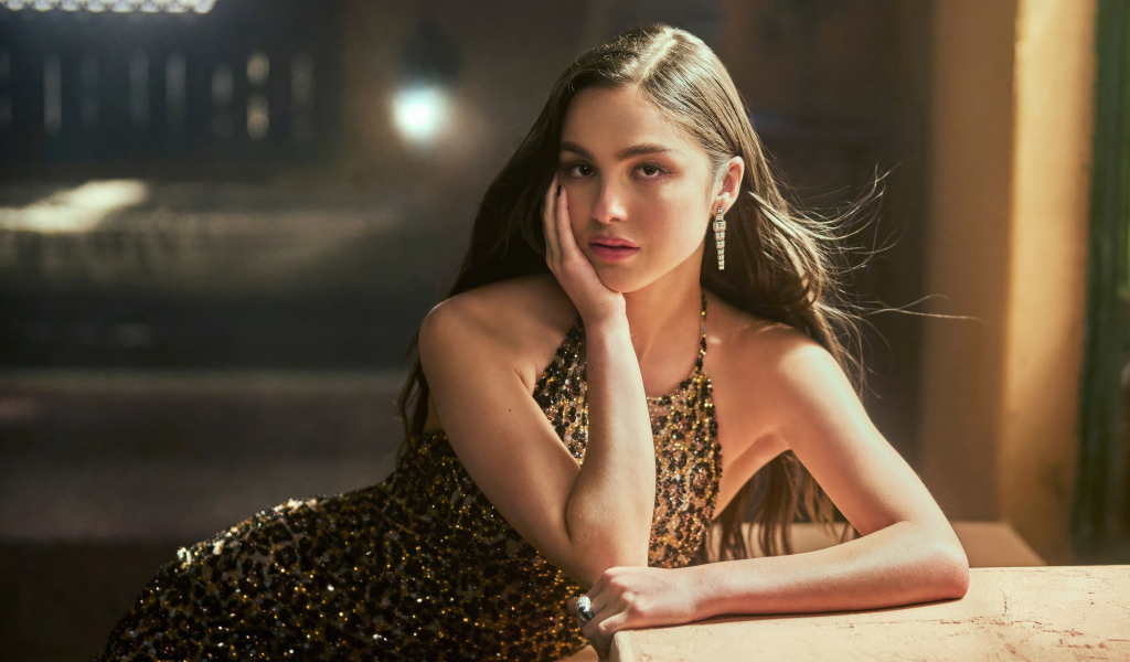 Красивая молодая американская актриса Оливия Родриго