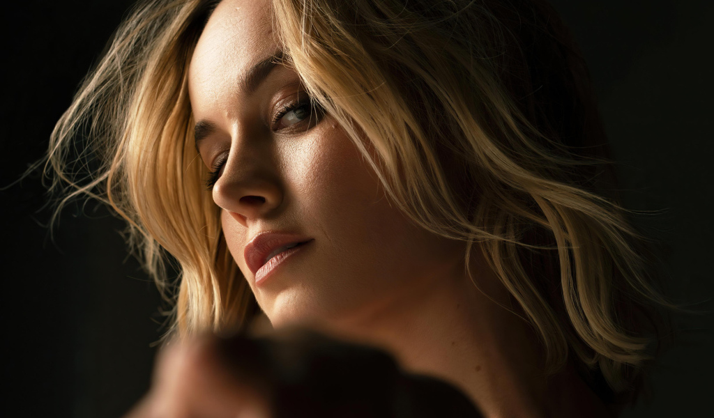 Лицо актрисы Бри Ларсон крупным планом